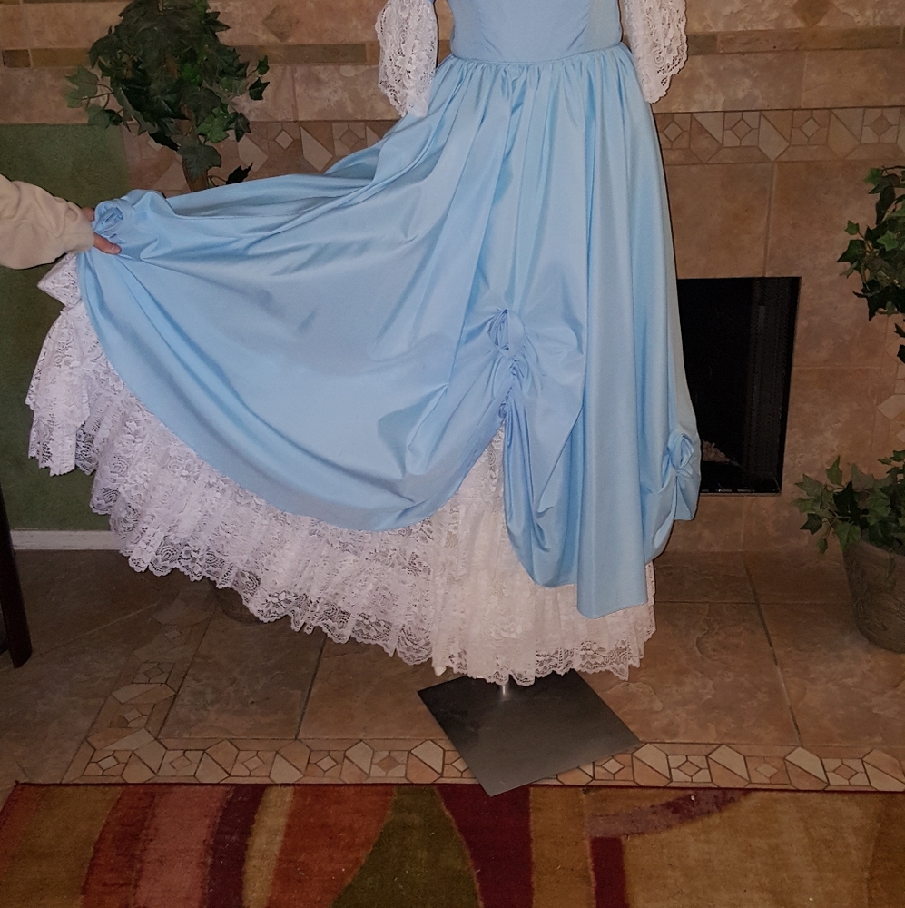 Dress - Picture 2 of 4